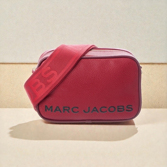 Marc Jacobs Handbags - Marc Jacobs Bi Color Bold Flash Leather Camera Bag Red